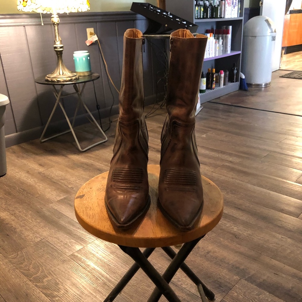 Brown cowgirl boots